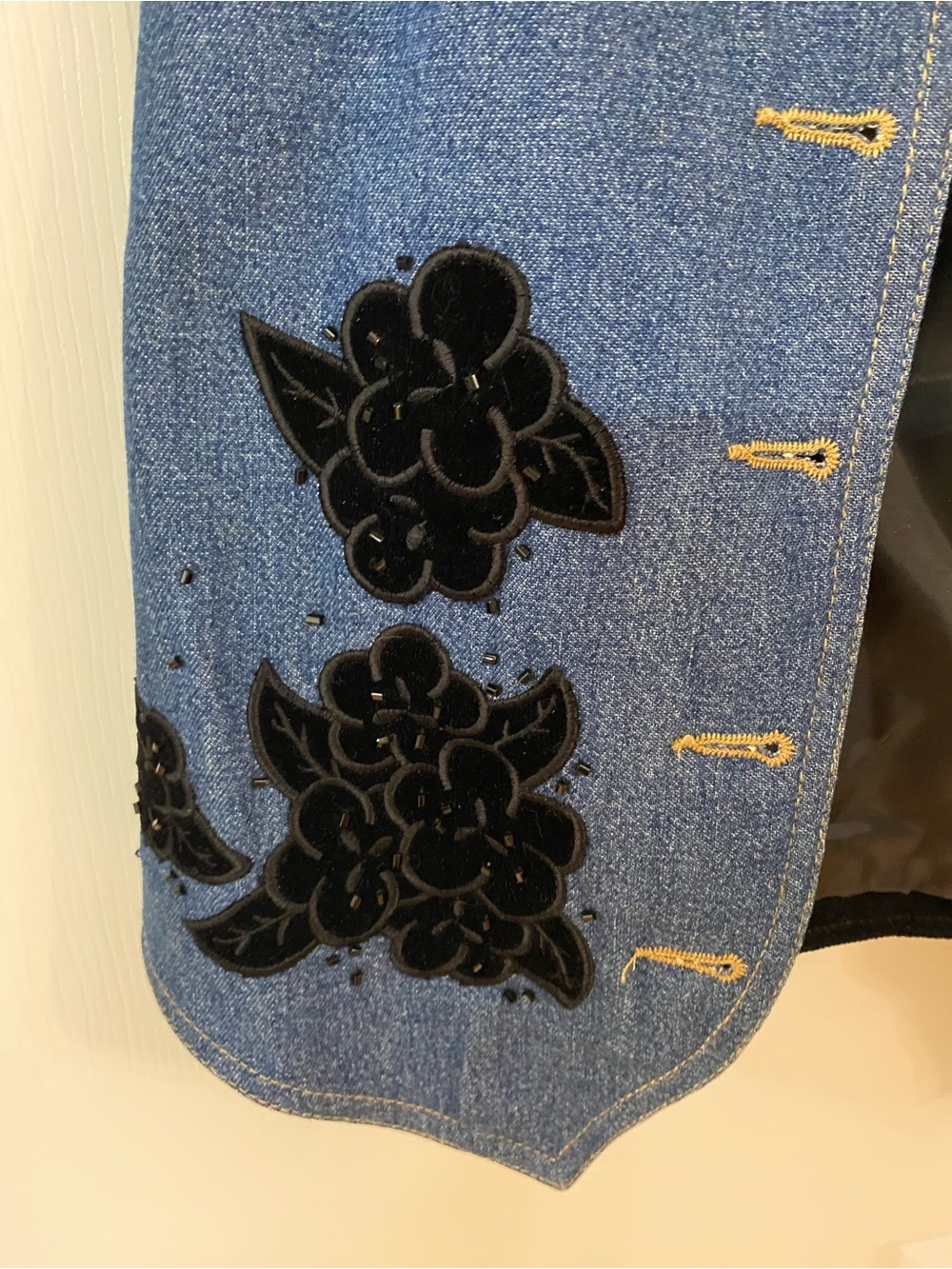 Vintage Lizwear Denim & Black Velvet Floral Beaded Vest Petite - Picture 4 of 7